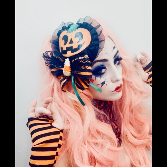 Meet your Posher, Lady Gloomweaver 🖤 - Picture 13 of 17